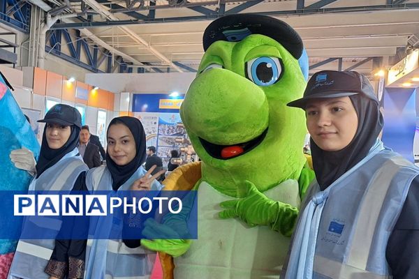 بازدید دانش‌آموزان مدرسه نمونه‌دولتی ارشاد از نمایشگاه صنعت آب تهران