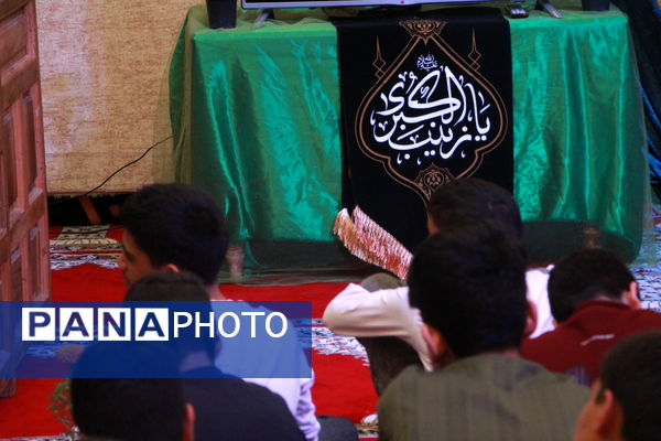 حضور خادمان رضوی در اعتکاف دانش‌آموزی فهرج