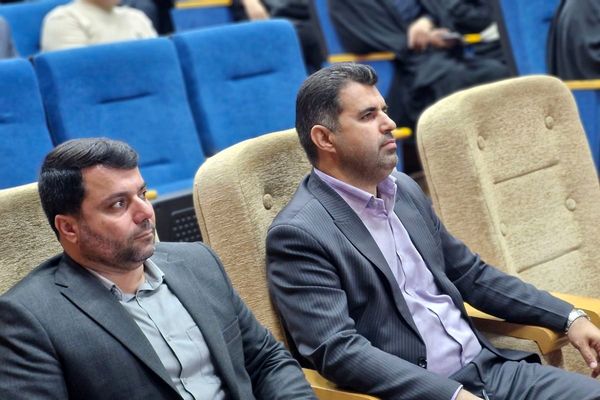 آیین تقدیر از مشاوران و رابطین مشاورین در قرچک