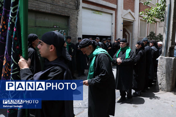  عزاداری روز تاسوعای حسینی در هیات سقاهای همدانی مقیم مرکز