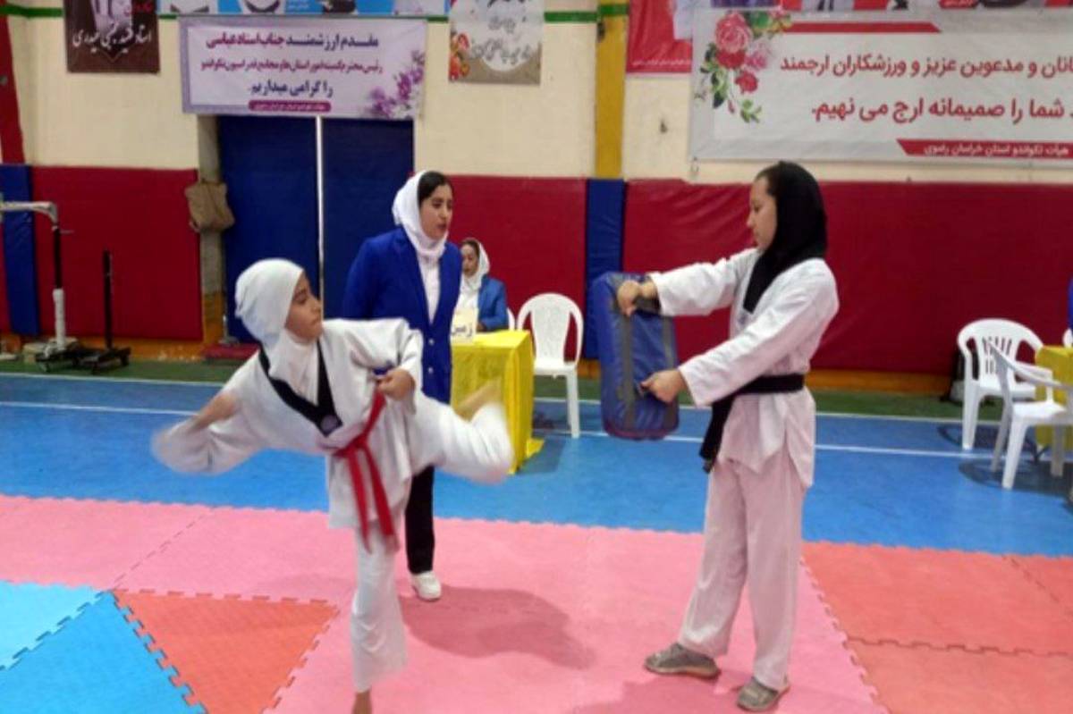 درخشش دانشآموزان فاروجی در مسابقات تکواندو خراسانشمالی