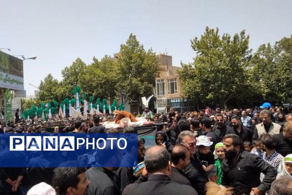 حضور پر شور و مردم شهرستان کاشمر در برپایی دسته های عزاداری روز عاشورای حسینی 