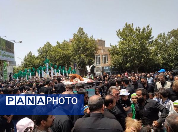حضور پر شور و مردم شهرستان کاشمر در برپایی دسته های عزاداری روز عاشورای حسینی 