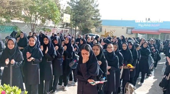 زنگ مهر در دبیرستان صفورا مشهد