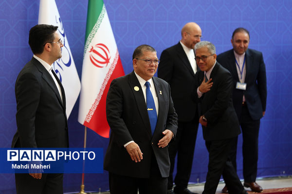 ورود مهمانان مراسم تحلیف رئیس‌جمهوری به مجلس شورای اسلامی 
