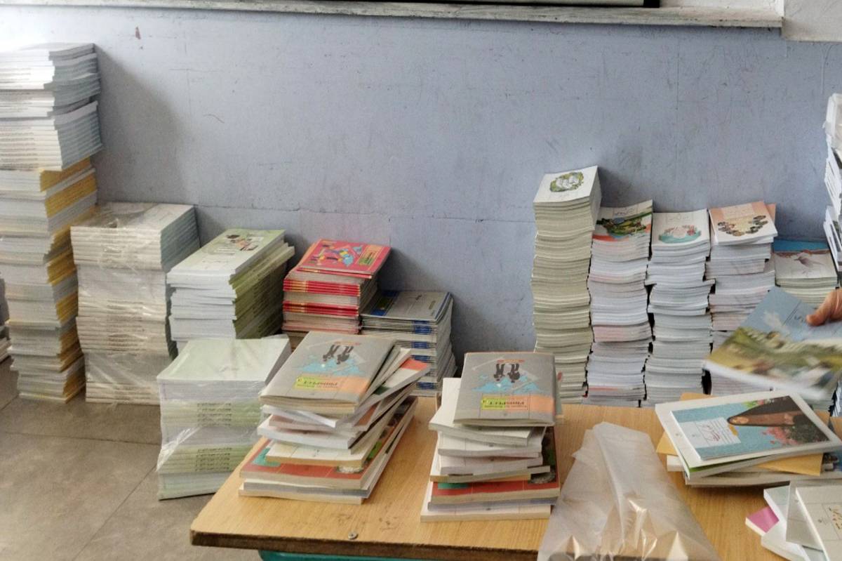 هیچ دانشآموزی نباید سال تحصیلی را بدون کتب درسی آغاز کند