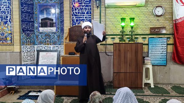 مراسم معنوی اعتکاف دانش‌آموزی در مسجد امام خمینی(ره)