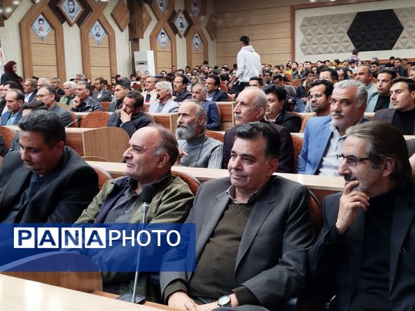 آیین تجلیل از برترین‌های فوتبال و فوتسال شهرستان کاشمر 