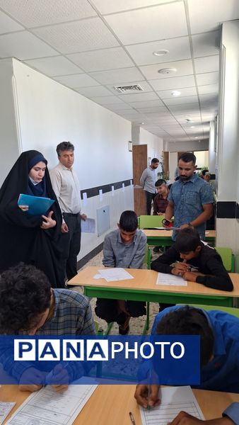 بازدید سرپرست اداره آموزش و پرورش استثنایی استان از روند برگزاری امتحانات نوبت دوم