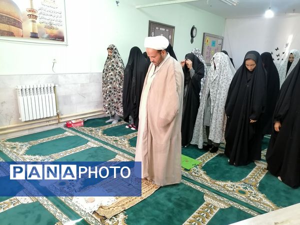 نمازجماعت دردبیرستان حاج مهدی روحانی ارغا