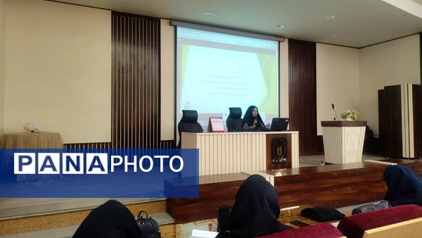 نشست تخصصی رابطین پژوهش؛ گامی برای توسعه علمی مدارس ناحیه ۶