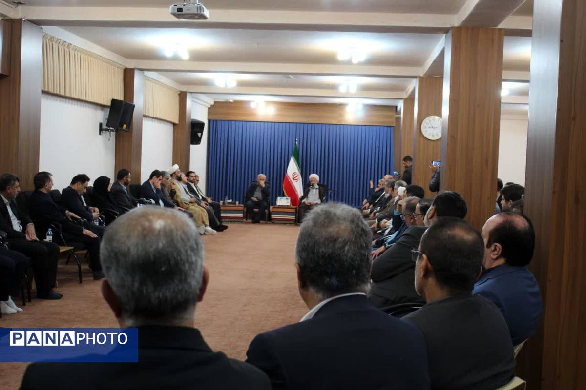 دیدار مدیران اجرایی مازندران با نماینده ولی فقیه