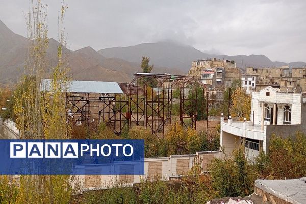 اولین باران پاییزی قابی شفاف از پاییز  رنگارنگ را در شهر زیبای بار رقم زد