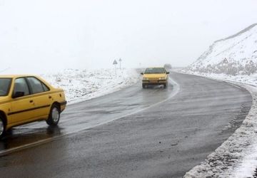 بارش برف و باران در ۱۰ محور مواصلاتی