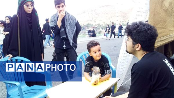 مشارکت دانش‌آموزان و فرهنگیان در اجرای برنامه‌های فرهنگی مسیر پیاده‌روی جاماندگان اربعین
