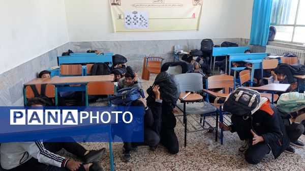 دانش آموزان بجستانی آماده برای بحران