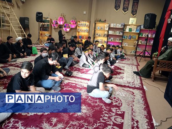 همایش احلی من العسل در اتحادیه انجمن‌های اسلامی دانش‌آموزی نیشابور