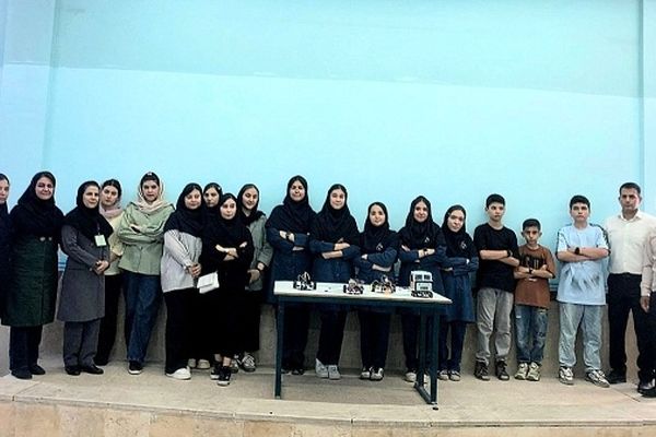  نخستین دوره مسابقات نوآوران رباتیک شهرستان نظرآباد برگزارشد
