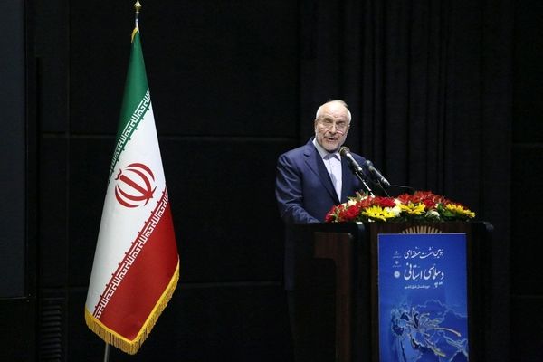 دیپلماسی مردمی و واگذاری مسئولیت‌ها به مردم، مسیر تحقق توسعه پایدار کشور