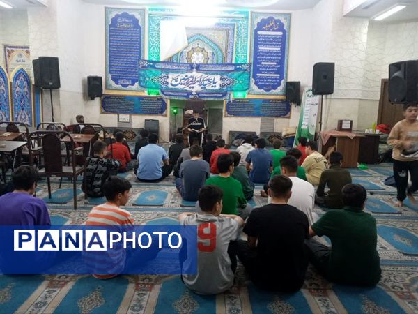 حضور پر شور دانش‌آموزان تهرانی در مراسم معنوی اعتکاف