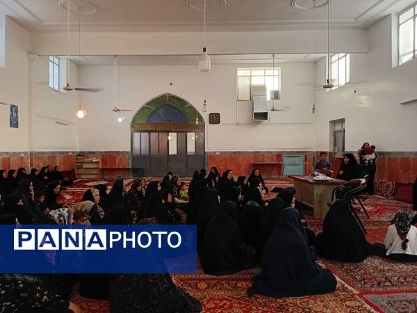  کارگاه مهارت های زندگی ویژه دختران جوان در خلیل آباد