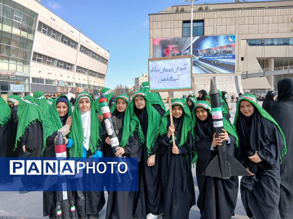 ۱۳ آبان،  روز آشکار ساختن ناتوانی استکبار 