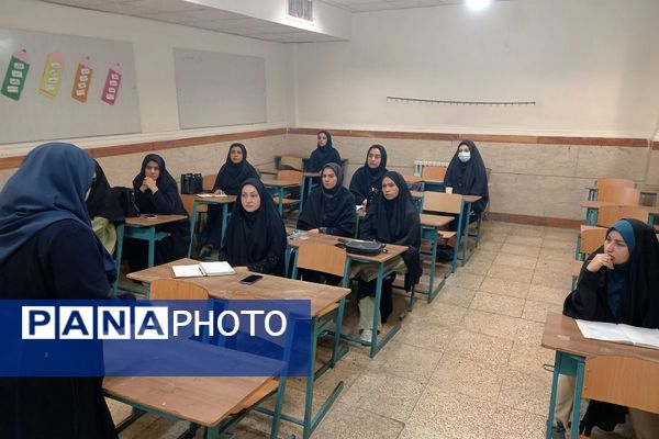 برگزاری کارگاه توانمندسازی نیروی انسانی ویژه نومعلمان در دبستان علی اکبر طالبی ناحیه یک شهرری