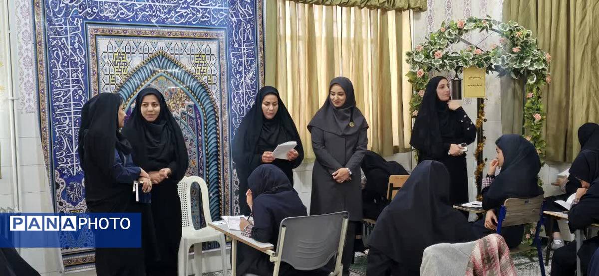 برگزاری آزمون جامع در دبیرستان شاهد فردوس بافق