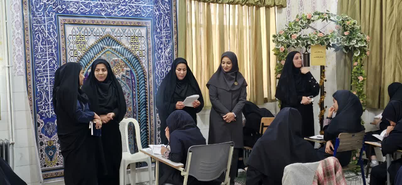 برگزاری آزمون جامع در دبیرستان شاهد فردوس بافق
