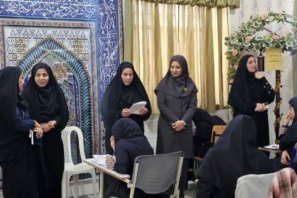 برگزاری آزمون جامع در دبیرستان شاهد فردوس بافق