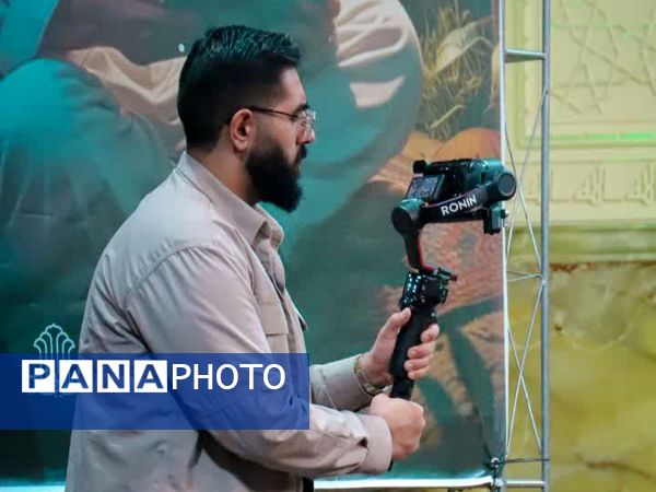 جلوه‌ای از اعتکاف دانش‌آموزی در مسجد امام علی‌بن‌ابی‌طالب (ع)