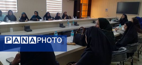 دوره توانمندسازی پرورشیان مدارس غیردولتی قشم