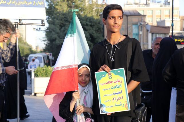راهپیمایی گرامیداشت روز عفاف و حجاب در مشهد