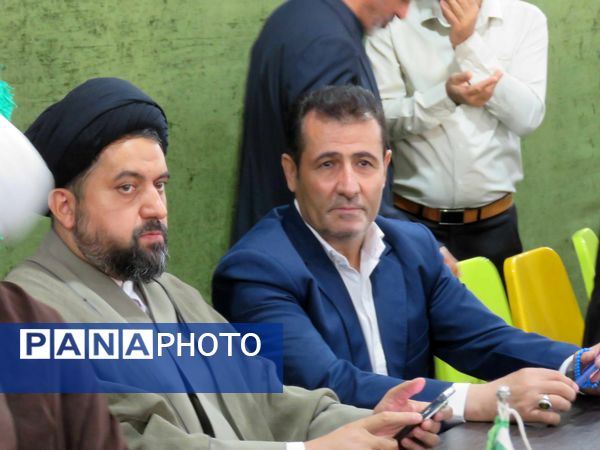 برگزاری میزخدمت آموزش و پرورش در محمدشهر کرج