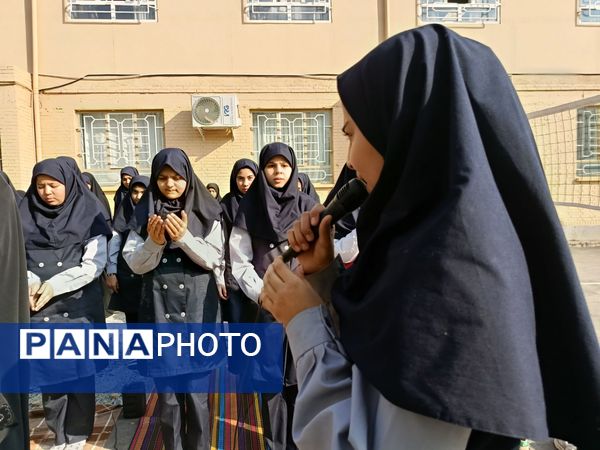 اقامه نماز باران در دبیرستان دخترانه یک وکیلی 3