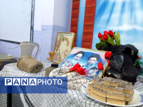 خوانش زندگی نامه شهدا در دبیرستان فاطمیه