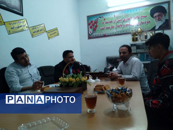 جلسه فرمانده واحدهای بسیج دانش‌آموزی در شهرستان خلیل آباد 