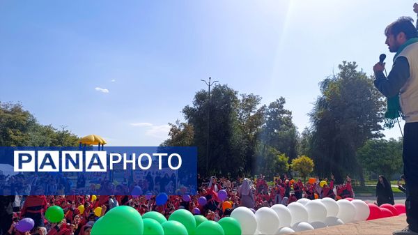 جشن هزارنفری «کودکان، حال خوش زندگی»