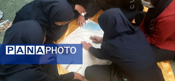 نقاشی همگانی در آخرین روز های سال 1403 در دبیرستان دخترانه معلم