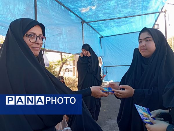 خادمان کوچک، ارادت بی کران