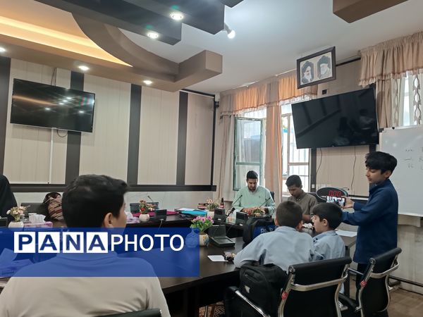 دوره توانمندسازی راه‌یافتگان ناحیه 3 شیراز به المپیاد رویش استانی