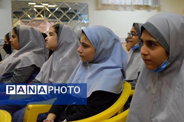 ارتقای سلامت دانش‌آموزان با برگزاری کارگاه آموزشی در مدرسه دخترانه حضرت معصومه(س)