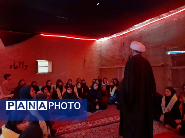 بازدید دانش‌آموزان تکتم از نمایشگاه ریحانه‌النبی