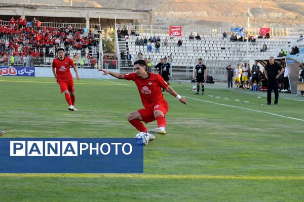 بازی بدون گل تراکتور و فجر سپاسی