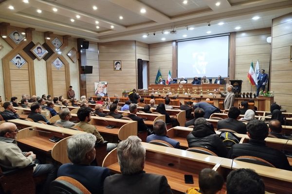 آیین تجلیل از برترین‌های فوتبال و فوتسال شهرستان کاشمر 
