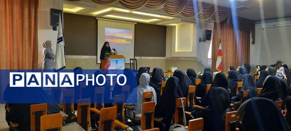 اولین جلسه انتخابات اعضای انجمن اولیا و مربیان در دبیرستان نمونه دولتی مهشید مصلی نژاد