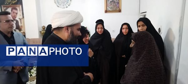 حضور معاون رئیس جمهوری در منازل جان باختگان معدن طبس در بخش انابد