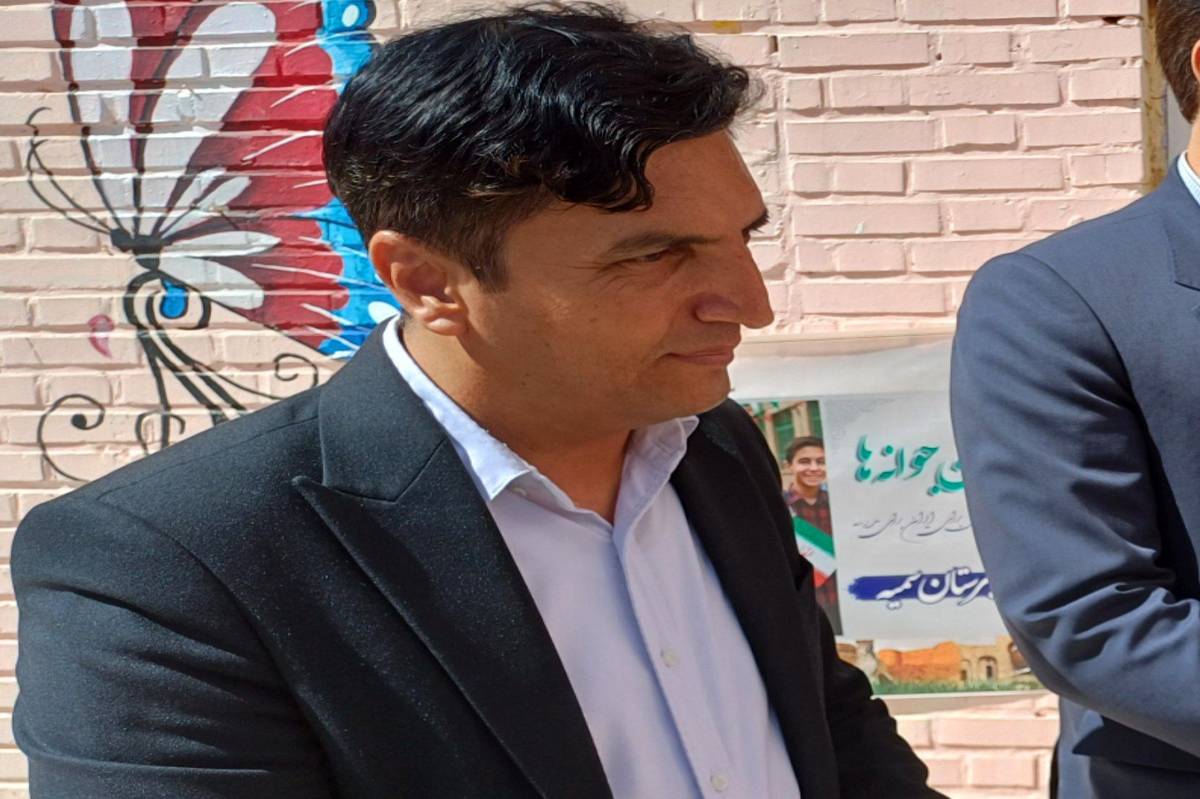 جشن «جوانهها» با هدف ایجاد انگیزه و شادابی در بین دانشآموزان پایه هفتم برگزار شد