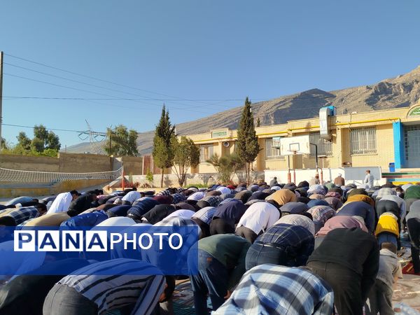 نماز عید فطر ۱۴۰۴ در روستای ظفرآباد شیراز اقامه شد