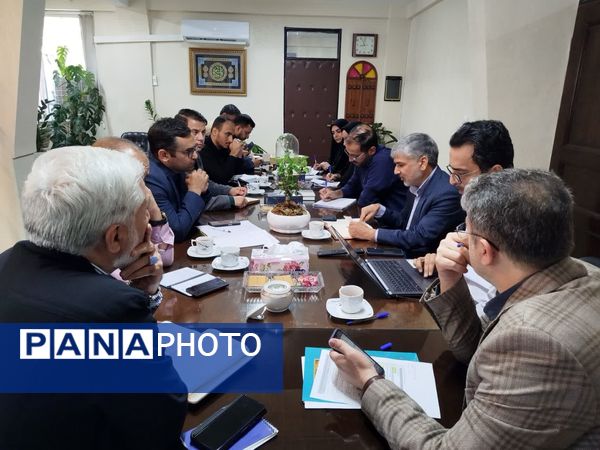 جلسه بررسی و تصمیم گیری در خصوص آزمون مجدد هدایت تحصیلی در مشهد